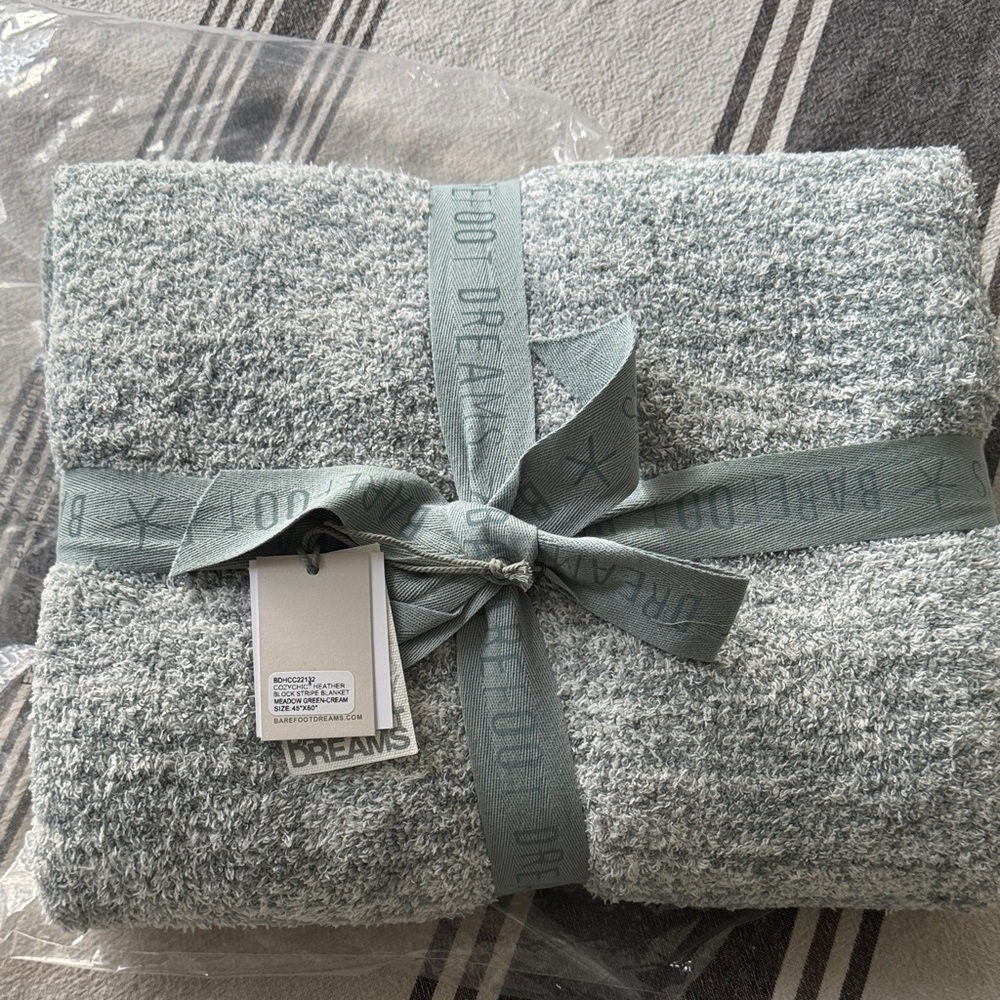 Barefoot Dreams Soft Gray Throw NWT
